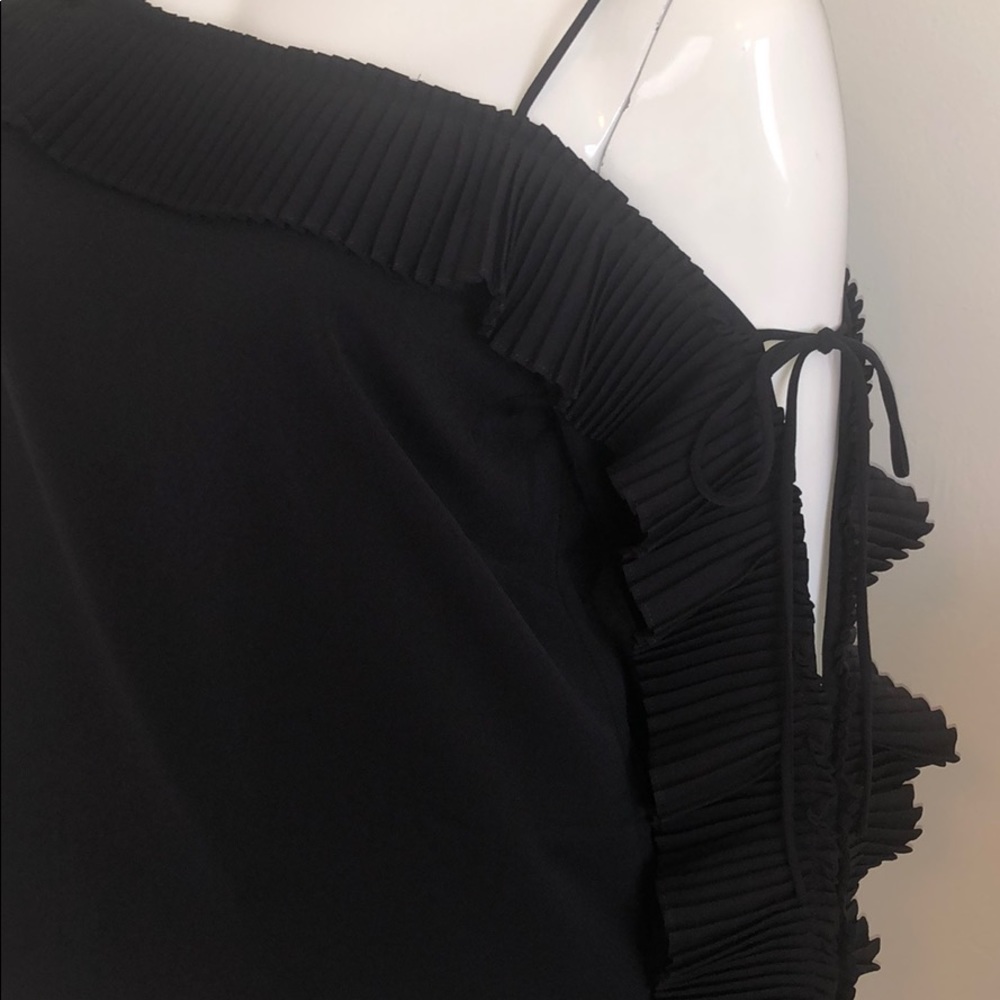 JULIETTE Off The Shoulder with Pleated Ruffle Top - Picture 7 of 9